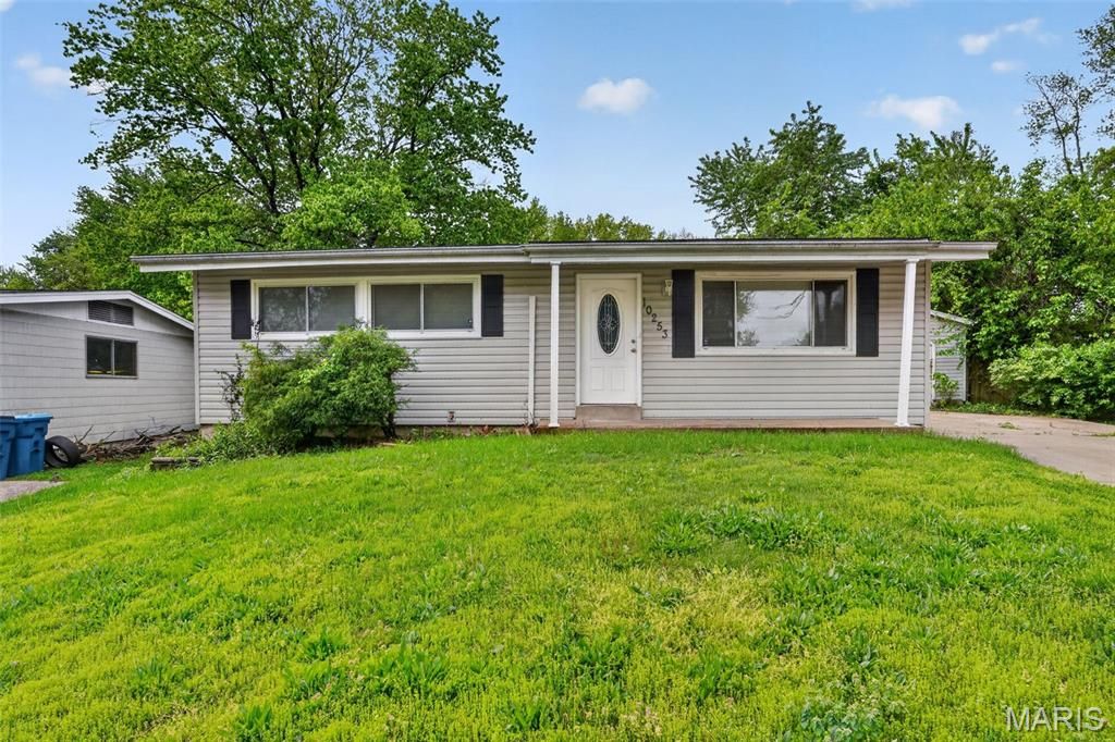10253 Green Valley Drive, St Louis, MO 63136