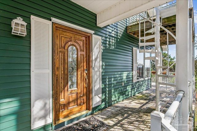 2624 San Antonio Dr, Milton, FL 32583