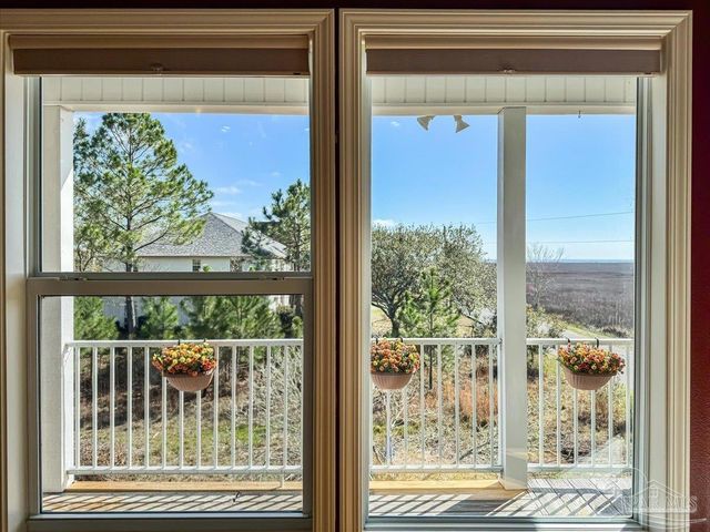 2624 San Antonio Dr, Milton, FL 32583