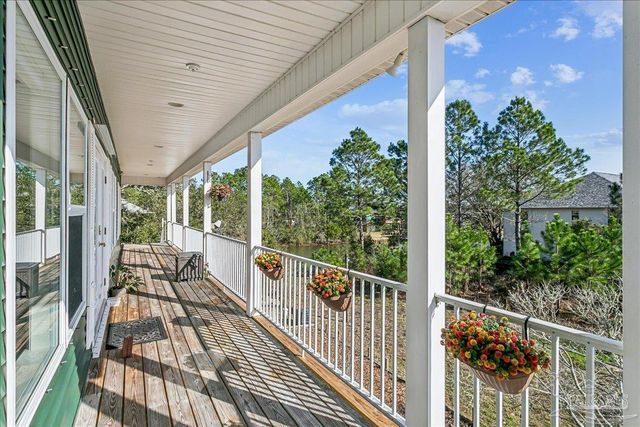 2624 San Antonio Dr, Milton, FL 32583