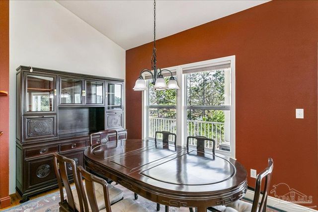 2624 San Antonio Dr, Milton, FL 32583