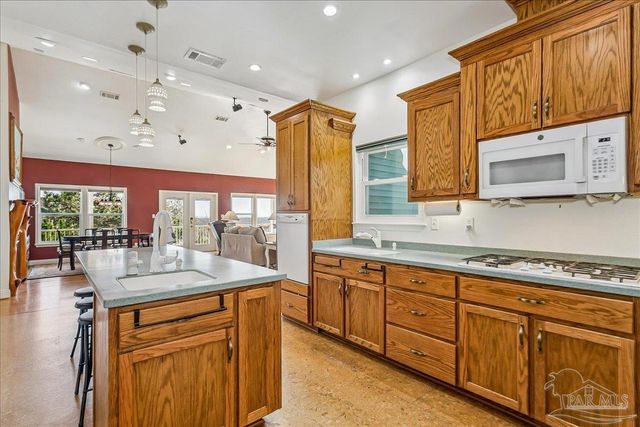 2624 San Antonio Dr, Milton, FL 32583