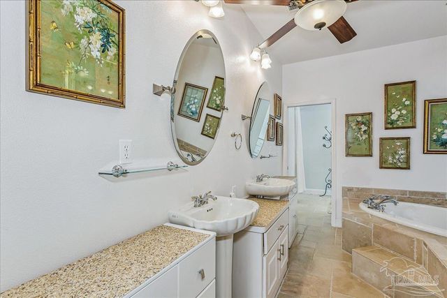 2624 San Antonio Dr, Milton, FL 32583