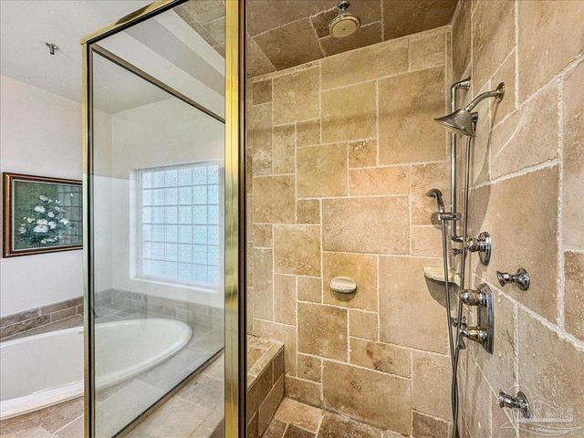 2624 San Antonio Dr, Milton, FL 32583