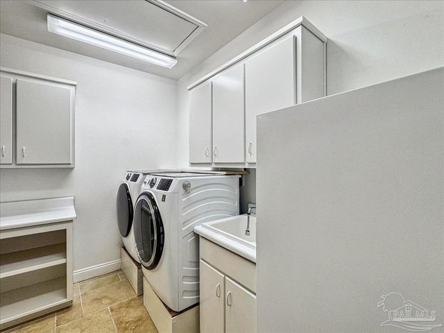 2624 San Antonio Dr, Milton, FL 32583