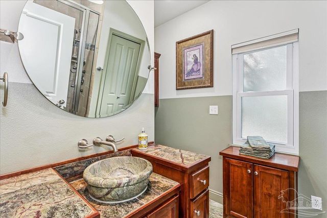 2624 San Antonio Dr, Milton, FL 32583