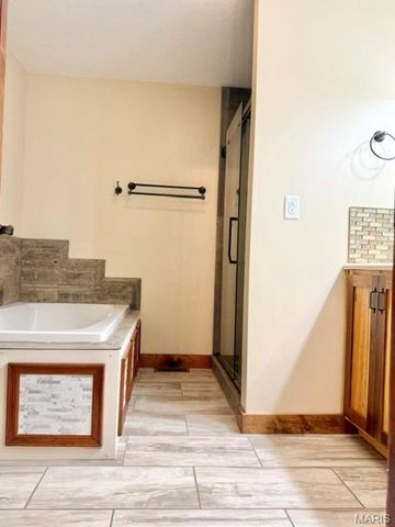 57898 Flint Hill Road, New London, MO 63459