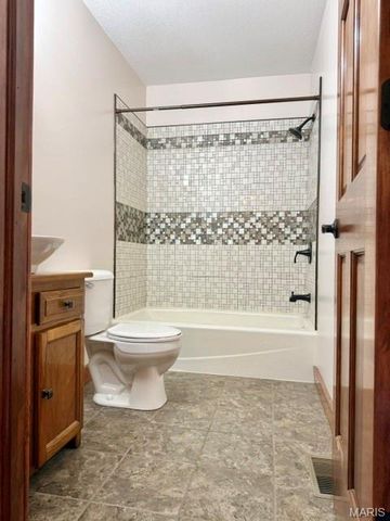 57898 Flint Hill Road, New London, MO 63459