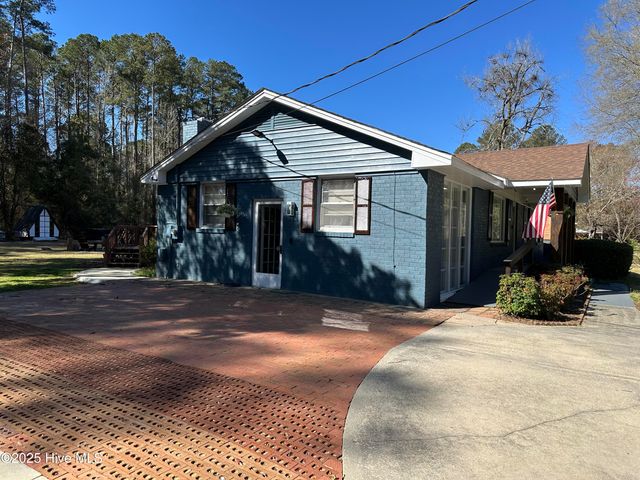 13280 Blues Farm Road, Laurinburg, NC 28352