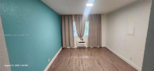 1050 98th St 4W, Bay Harbor Islands, FL 33154