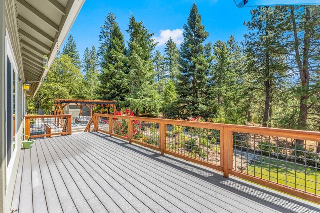 943 Eden Valley Rd, Colfax, CA 95713