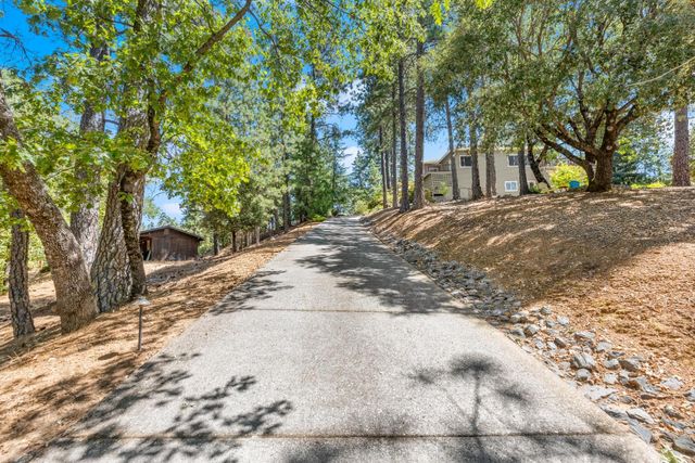 943 Eden Valley Rd, Colfax, CA 95713