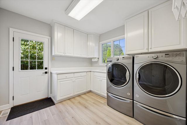 245 Meadowbrook Lane, Hinsdale, IL 60521