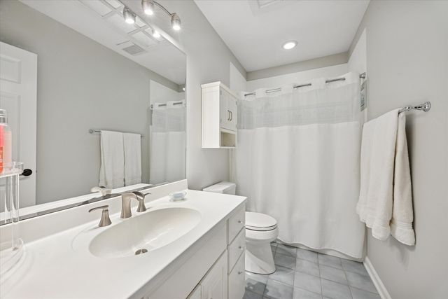 245 Meadowbrook Lane, Hinsdale, IL 60521