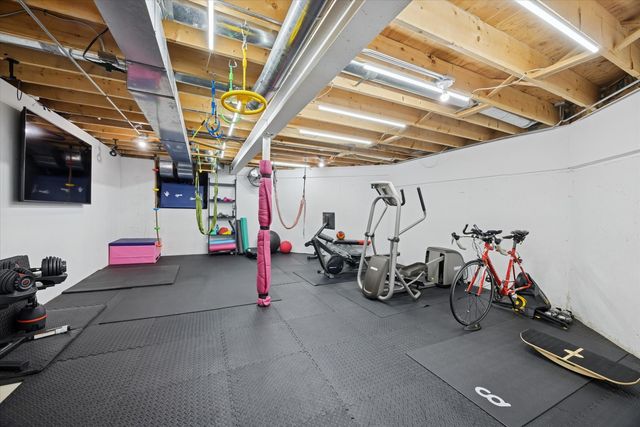 245 Meadowbrook Lane, Hinsdale, IL 60521