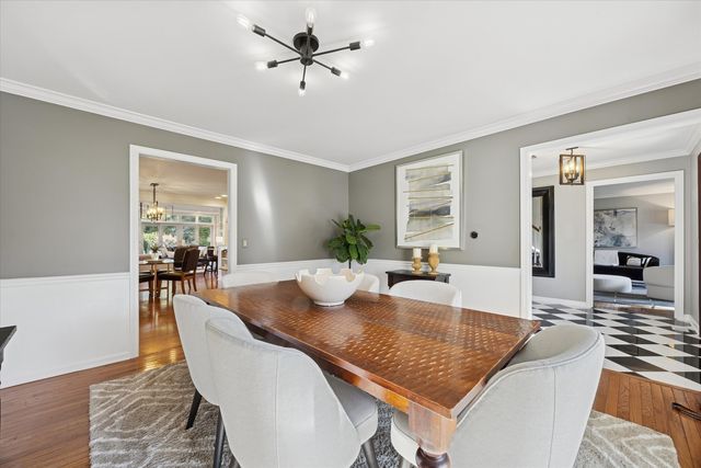 245 Meadowbrook Lane, Hinsdale, IL 60521