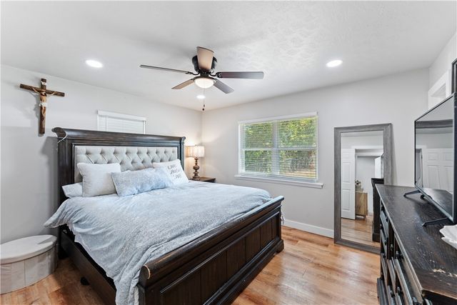 1813 S J Street, Rogers, AR 72756