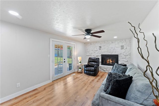1813 S J Street, Rogers, AR 72756