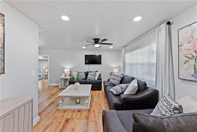 1813 S J Street, Rogers, AR 72756