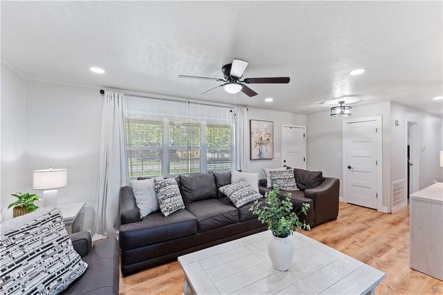 1813 S J Street, Rogers, AR 72756