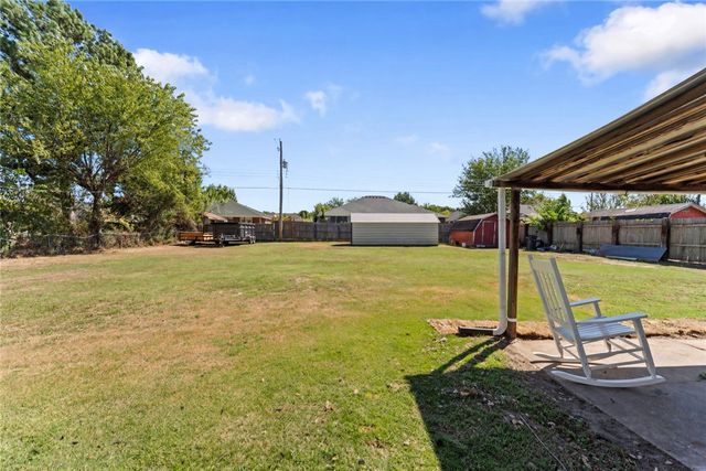 1813 S J Street, Rogers, AR 72756