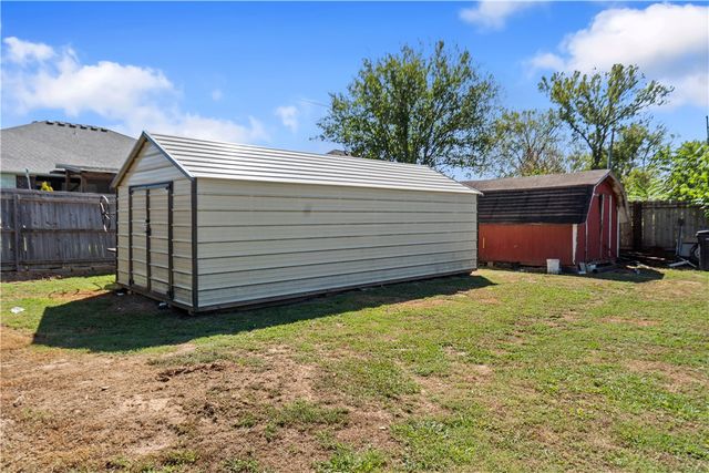 1813 S J Street, Rogers, AR 72756