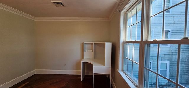 1967 Rodman St, Fall River, MA 02721
