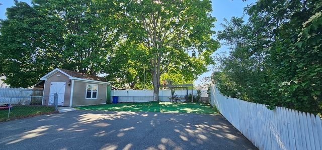 1967 Rodman St, Fall River, MA 02721