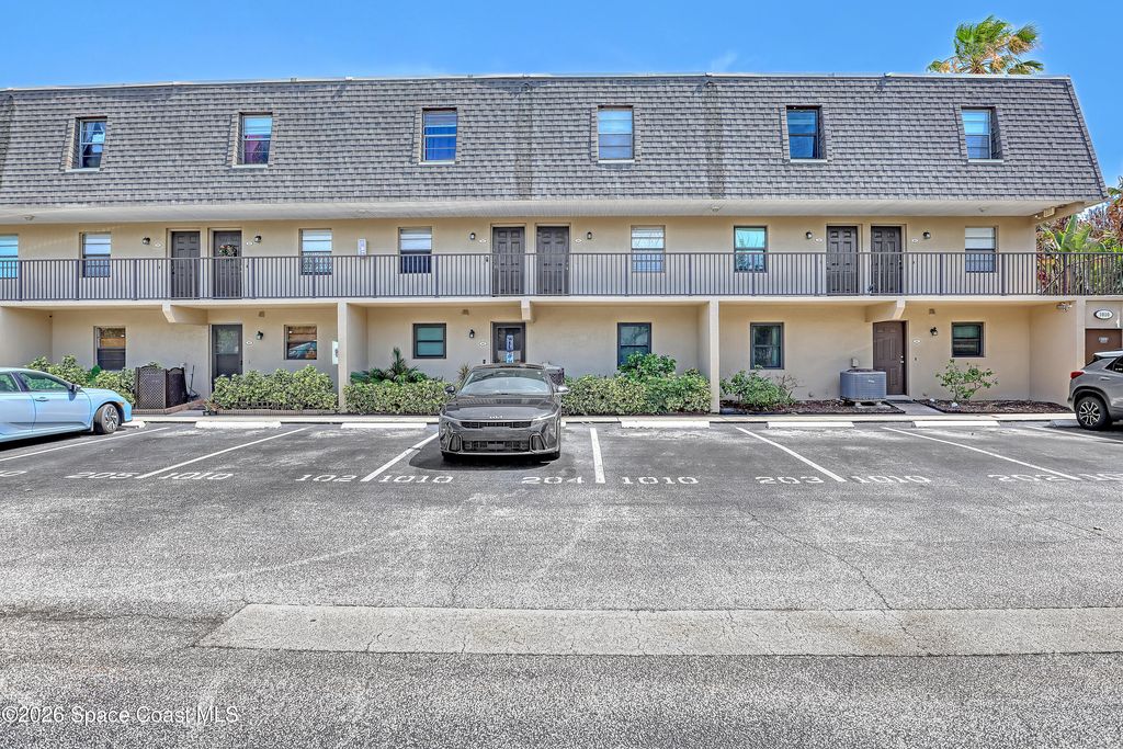 1010 Pine Tree Drive 202, Indian Harbour Beach, FL 32937