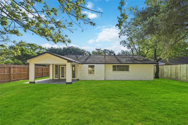 12006 Ashcroft Drive, Houston, TX 77035