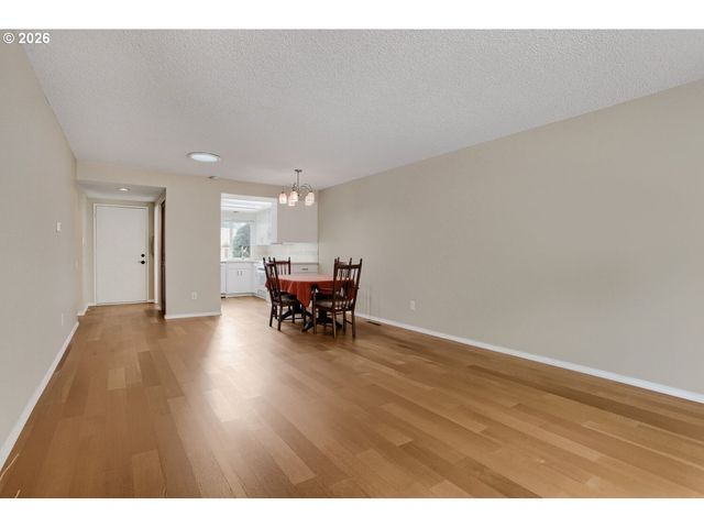 15915 Sw GREENS Way, Portland, OR 97224