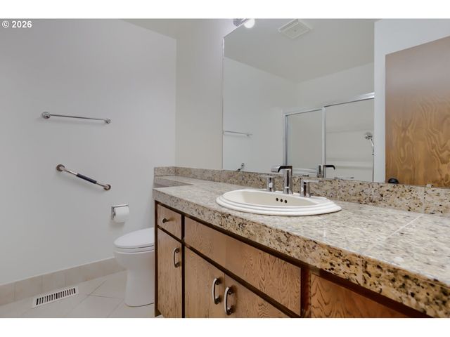 15915 Sw GREENS Way, Portland, OR 97224