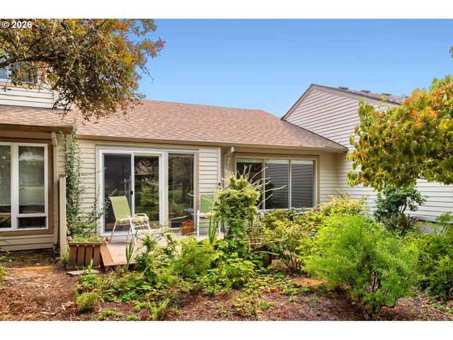 15915 Sw GREENS Way, Portland, OR 97224