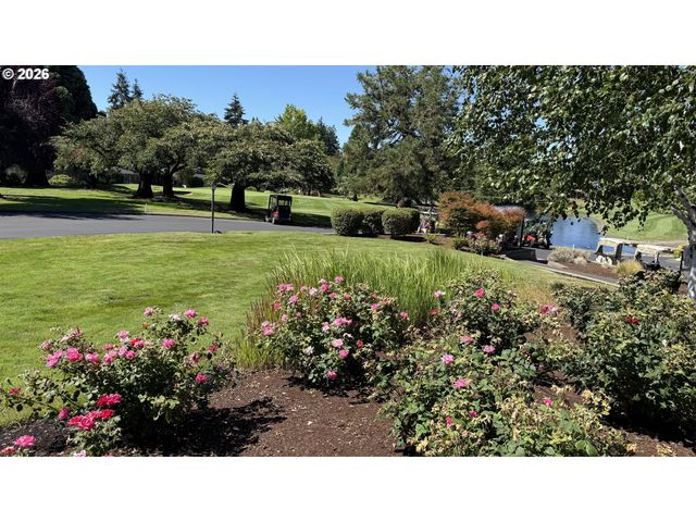 15915 Sw GREENS Way, Portland, OR 97224