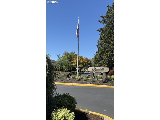 15915 Sw GREENS Way, Portland, OR 97224
