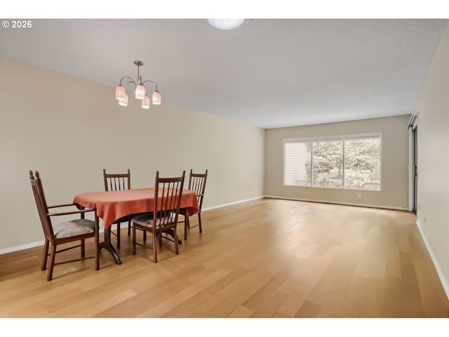 15915 Sw GREENS Way, Portland, OR 97224