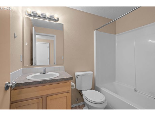 1211 W 29TH St, Vancouver, WA 98660