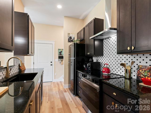 42 Cedar Street, Asheville, NC 28803