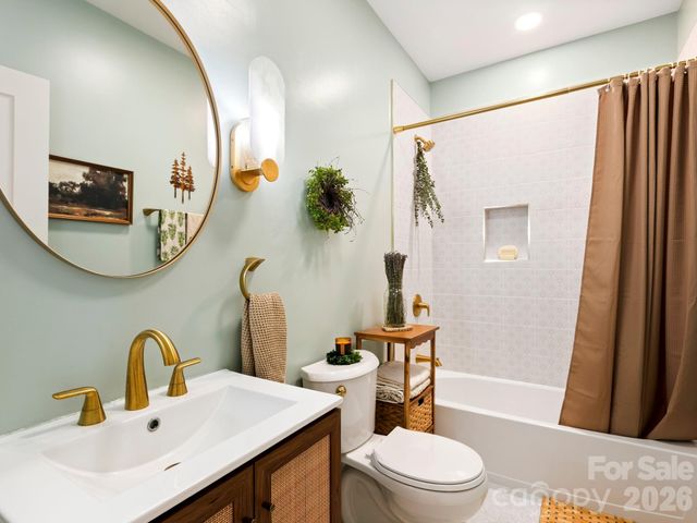 42 Cedar Street, Asheville, NC 28803