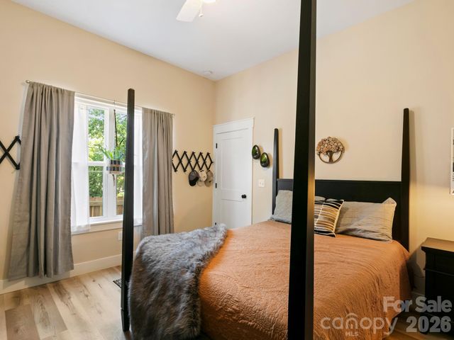 42 Cedar Street, Asheville, NC 28803
