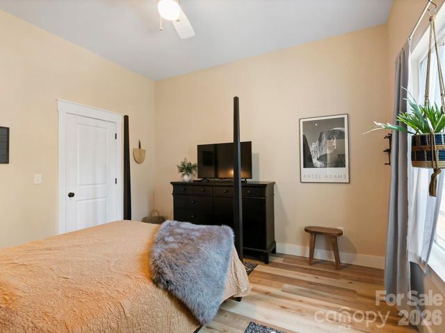 42 Cedar Street, Asheville, NC 28803