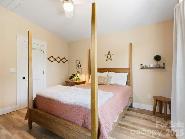 42 Cedar Street, Asheville, NC 28803