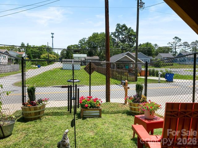 42 Cedar Street, Asheville, NC 28803