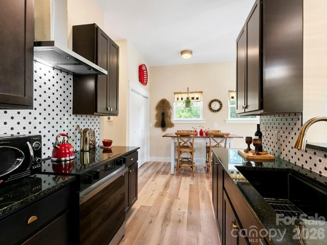 42 Cedar Street, Asheville, NC 28803