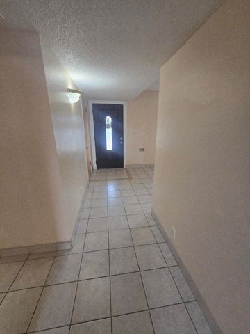 1448 E Akers Way, Dinuba, CA 93618