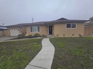 1448 E Akers Way, Dinuba, CA 93618