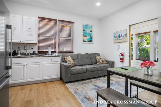 118 Hoffman Street, Saugatuck, MI 49453
