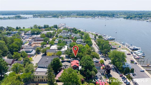 118 Hoffman Street, Saugatuck, MI 49453