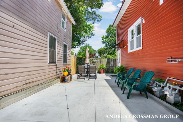 118 Hoffman Street, Saugatuck, MI 49453