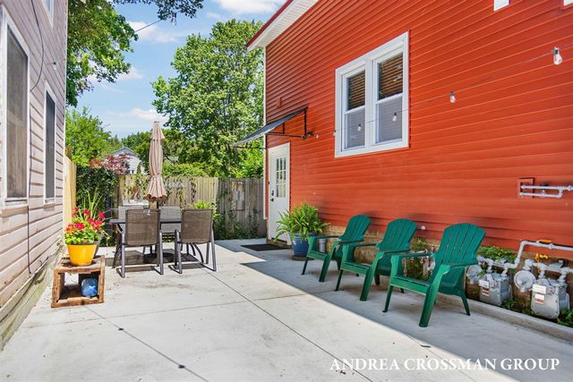 118 Hoffman Street, Saugatuck, MI 49453